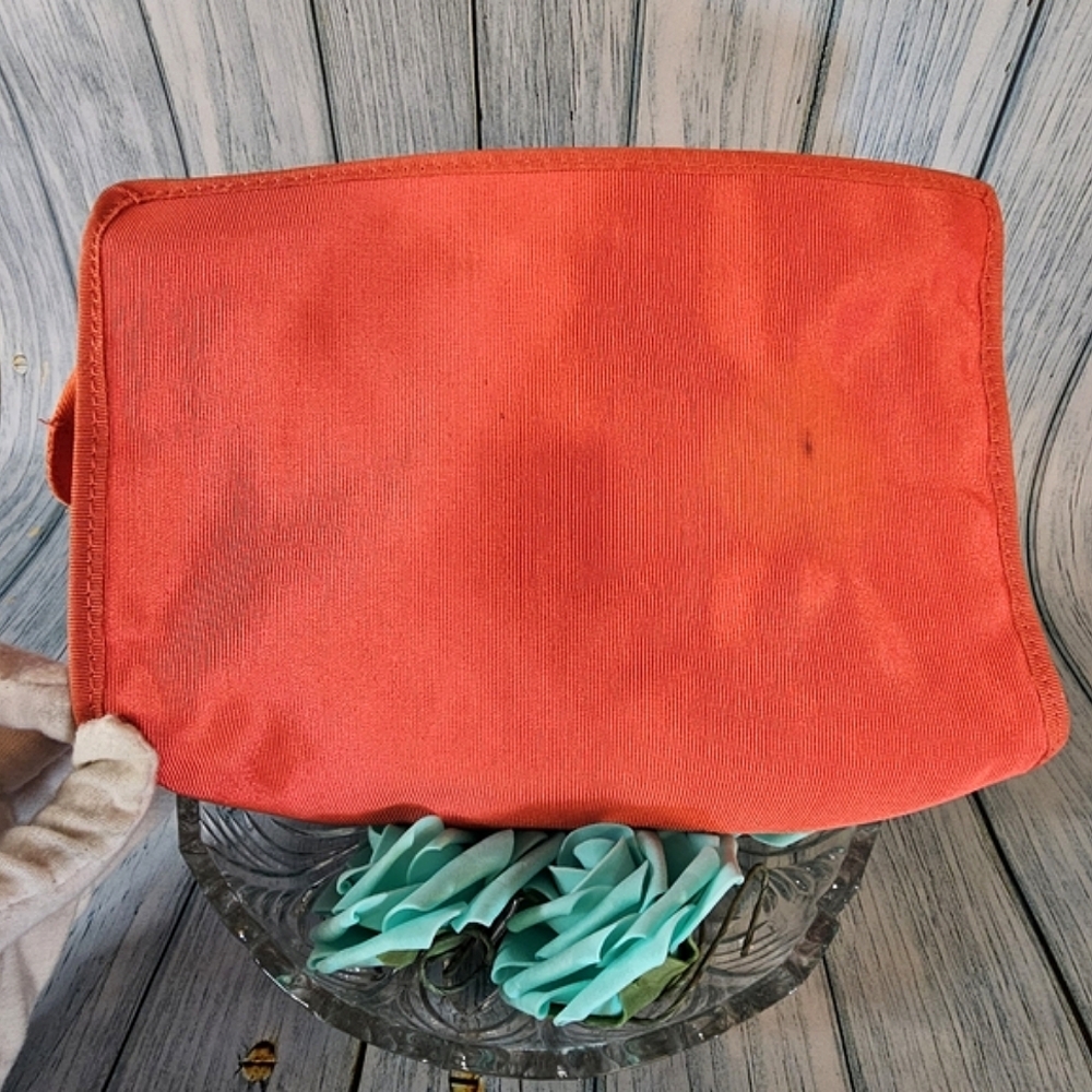 π₯Valentino Garavani Clutch/Zippered Vintage Canvas Coral Red Bagπ₯ - Picture 5 of 15